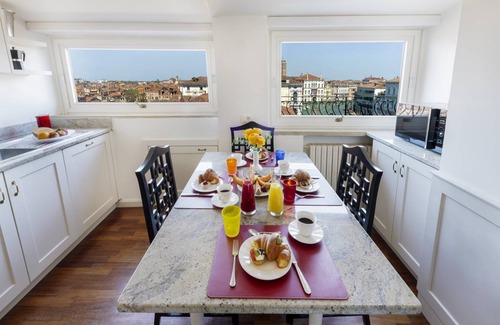 Dorsoduro Apartment | 180 m² Apartment ∙ 3 bedrooms ∙ 6 guests