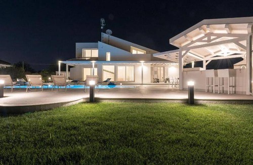 Modica Villa | 180 m² Villa ∙ 4 bedrooms ∙ 8 guests