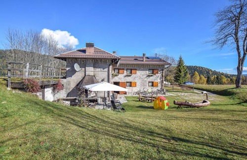 Castello Tesino House | 190 m² House ∙ 4 bedrooms ∙ 14 guests