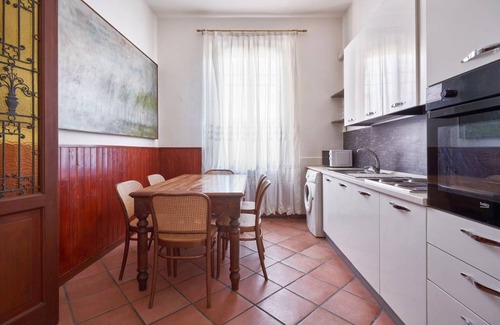 Saronno Other | 200 m² Accommodation ∙ 2 bedrooms ∙ 4 guests