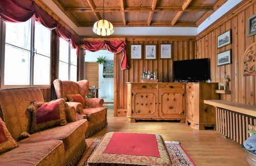 Madesimo Ski Chalet | 200 m² Chalet ∙ 4 bedrooms ∙ 9 guests