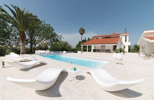 Partinico House | 200 m² House ∙ 6 bedrooms ∙ 14 guests