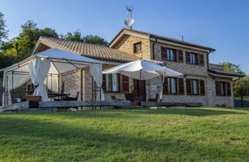 Falerone Villa | 200 m² Villa ∙ 5 bedrooms ∙ 10 guests