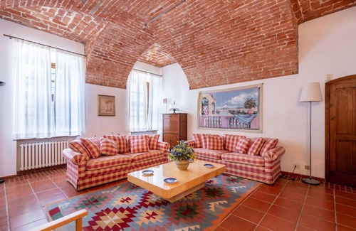 Asti Villa | 200 m² Villa ∙ 1 bedroom ∙ 8 guests