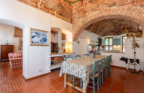 Asti Villa | 200 m² Villa ∙ 1 bedroom ∙ 8 guests