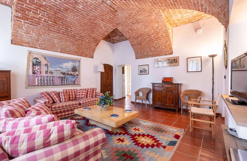 Asti Villa | 200 m² Villa ∙ 1 bedroom ∙ 8 guests