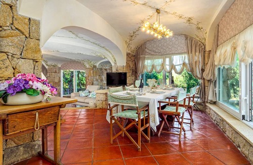 Baja Sardinia Villa | 200 m² Villa ∙ 3 bedrooms ∙ 6 guests