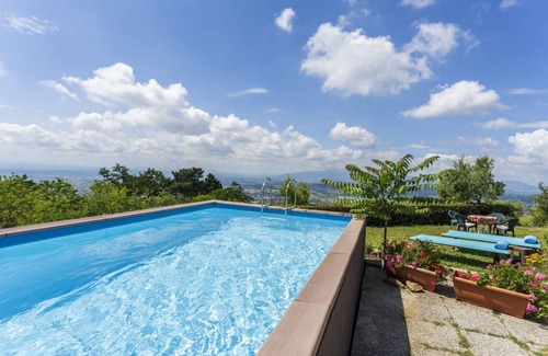Uzzano Villa | 200 m² Villa ∙ 3 bedrooms ∙ 5 guests