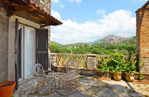 Guidonia Montecelio Villa | 200 m² Villa ∙ 4 bedrooms ∙ 8 guests