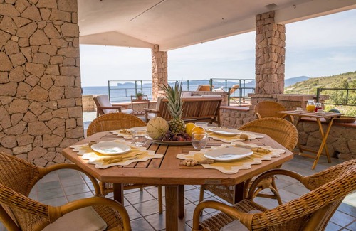 Alghero Villa | 200 m² Villa ∙ 4 bedrooms ∙ 6 guests