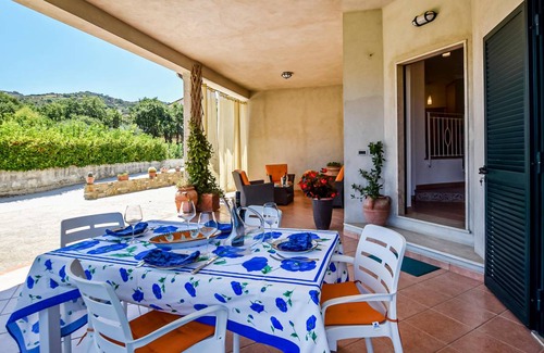 Alani House | 220 m² House ∙ 3 bedrooms ∙ 7 guests