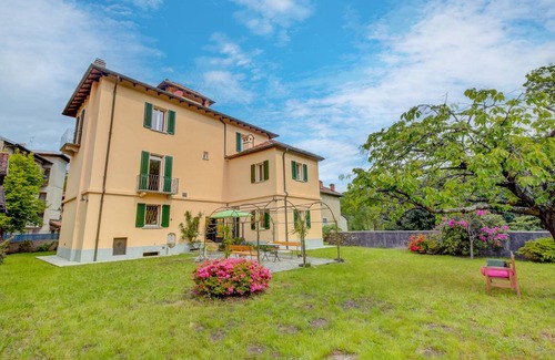 Brovello-Carpugnino Villa | 220 m² Villa ∙ 4 bedrooms ∙ 7 guests