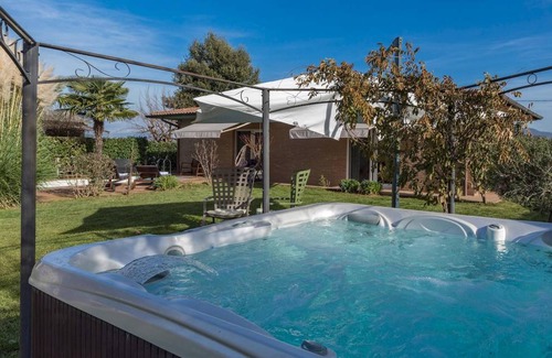 Monte San Savino Villa | 220 m² Villa ∙ 4 bedrooms ∙ 8 guests