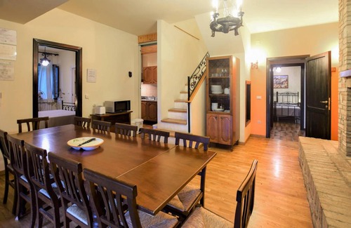 Casenuove House | 240 m² House ∙ 6 bedrooms ∙ 16 guests