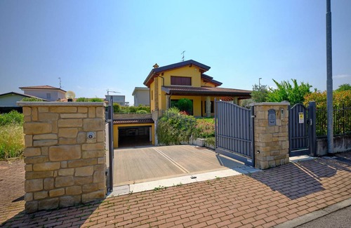 Salionze Villa | 240 m² Villa ∙ 3 bedrooms ∙ 8 guests