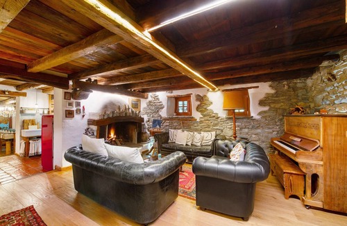 Valtournenche Ski Chalet | 250 m² Chalet ∙ 5 bedrooms ∙ 10 guests