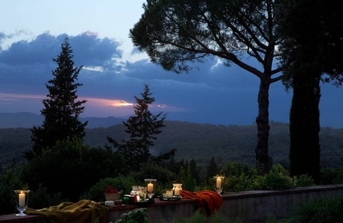 San Casciano in Val di Pesa Villa | 250 m² Villa ∙ 8 bedrooms ∙ 16 guests
