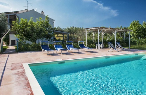 Cupra Marittima Villa | 280 m² Villa ∙ 5 bedrooms ∙ 10 guests