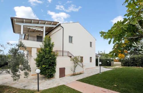 Cupra Marittima Villa | 280 m² Villa ∙ 5 bedrooms ∙ 11 guests