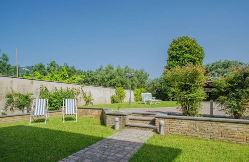 Querceta Other | 300 m² Accommodation ∙ 4 bedrooms ∙ 10 guests