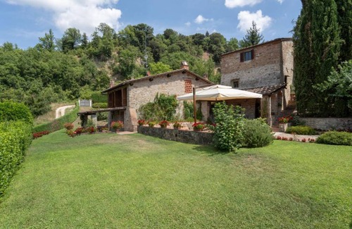 Dicomano House | 300 m² Farmhouse ∙ 4 bedrooms ∙ 10 guests