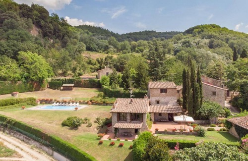 Dicomano House | 300 m² Farmhouse ∙ 4 bedrooms ∙ 10 guests