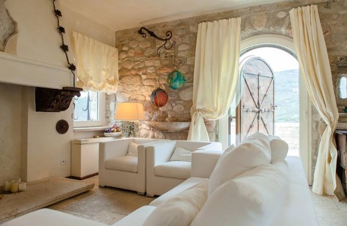 Montefortino House | 300 m² House ∙ 4 bedrooms ∙ 9 guests