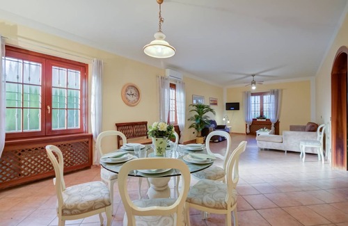 San Benedetto di Lugana Villa | 300 m² Villa ∙ 5 bedrooms ∙ 11 guests