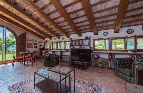 Corridonia Villa | 300 m² Villa ∙ 6 bedrooms ∙ 13 guests