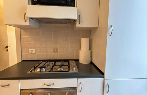 Montegrino Valtravaglia Apartment | 3½-zimmer-wohnung in Einer Gepflegten Residenz mit Pool und Tennisplatz