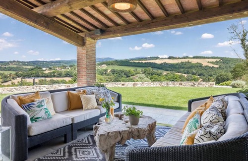 Todi Villa | 310 m² Villa ∙ 6 bedrooms ∙ 12 guests