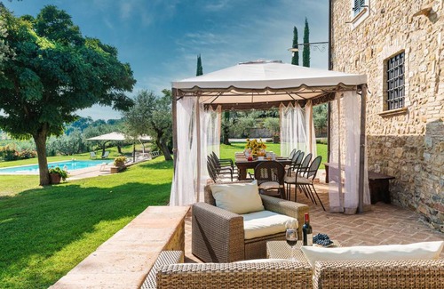 Castel Ritaldi Villa | 315 m² Villa ∙ 7 bedrooms ∙ 14 guests