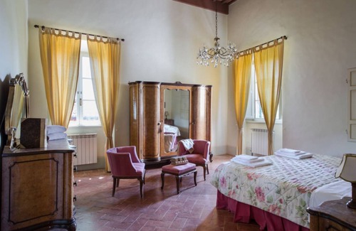 Sovicille House | 320 m² Farmhouse ∙ 7 bedrooms ∙ 13 guests