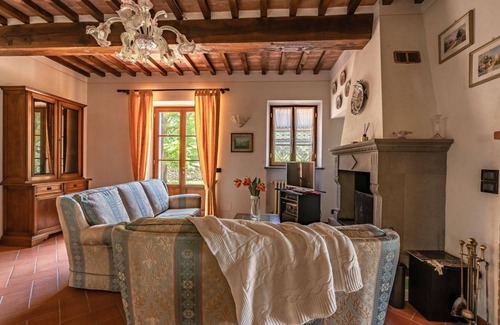 Subbiano House | 328 m² House ∙ 5 bedrooms ∙ 9 guests