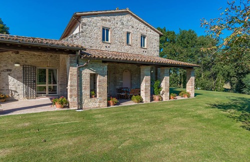 Massa Martana Villa | 328 m² Villa ∙ 7 bedrooms ∙ 12 guests
