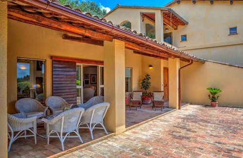 Foligno Villa | 340 m² Villa ∙ 4 bedrooms ∙ 8 guests