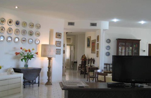 Santa Margherita di Pula Villa | 350 m² Villa ∙ 5 bedrooms ∙ 10 guests