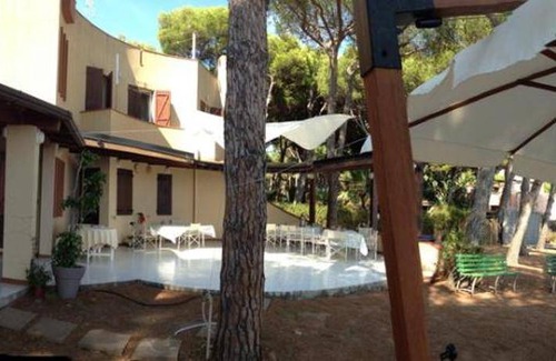 Santa Margherita di Pula Villa | 350 m² Villa ∙ 5 bedrooms ∙ 10 guests
