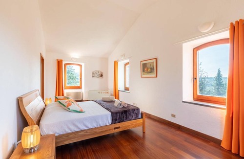 Montegabbione House | 350 m² House ∙ 6 bedrooms ∙ 12 guests