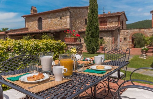 Monsummano Terme Villa | 350 m² Villa ∙ 4 bedrooms ∙ 10 guests