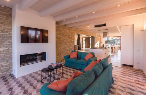 Ripatransone Villa | 350 m² Villa ∙ 6 bedrooms ∙ 14 guests