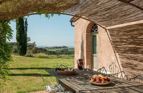 Camigliano Villa | 360 m² Villa ∙ 5 bedrooms ∙ 10 guests