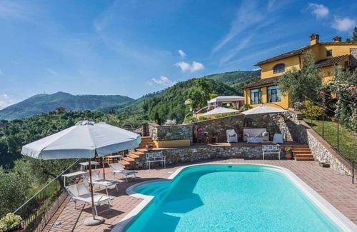 Casalguidi Villa | 368 m² Villa ∙ 6 bedrooms ∙ 14 guests
