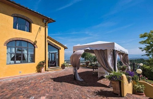 Casalguidi Villa | 368 m² Villa ∙ 6 bedrooms ∙ 14 guests
