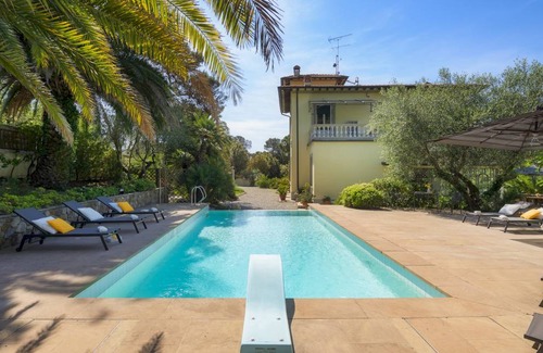 Rosignano Marittimo Villa | 380 m² Villa ∙ 4 bedrooms ∙ 10 guests