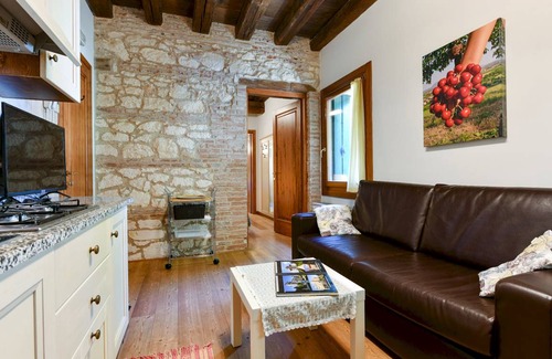 Longare Apartment | 40 m² Apartment ∙ 1 bedroom ∙ 2 guests