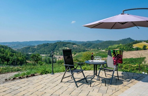 Ponzano Monferrato Other | 400 m² Accommodation ∙ 7 bedrooms ∙ 14 guests