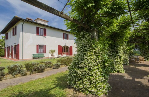 Lari Villa | 400 m² Villa ∙ 4 bedrooms ∙ 9 guests