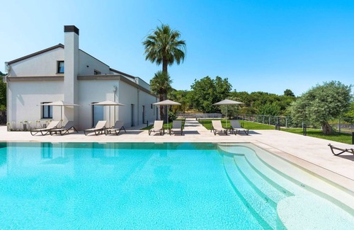 Mascali Villa | 400 m² Villa ∙ 6 bedrooms ∙ 12 guests