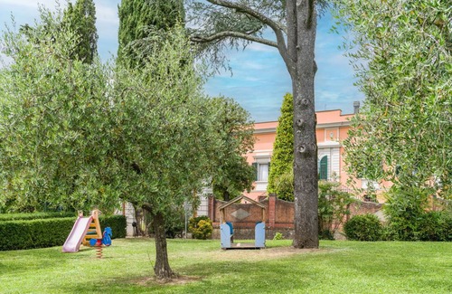 Pistoia Villa | 400 m² Villa ∙ 6 bedrooms ∙ 14 guests